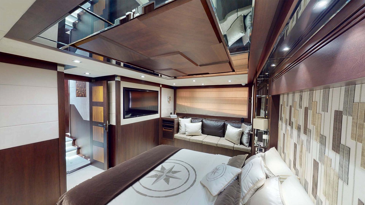 Аренда моторной яхты Galeon 780 Crystal в Дубае - ОАЭ